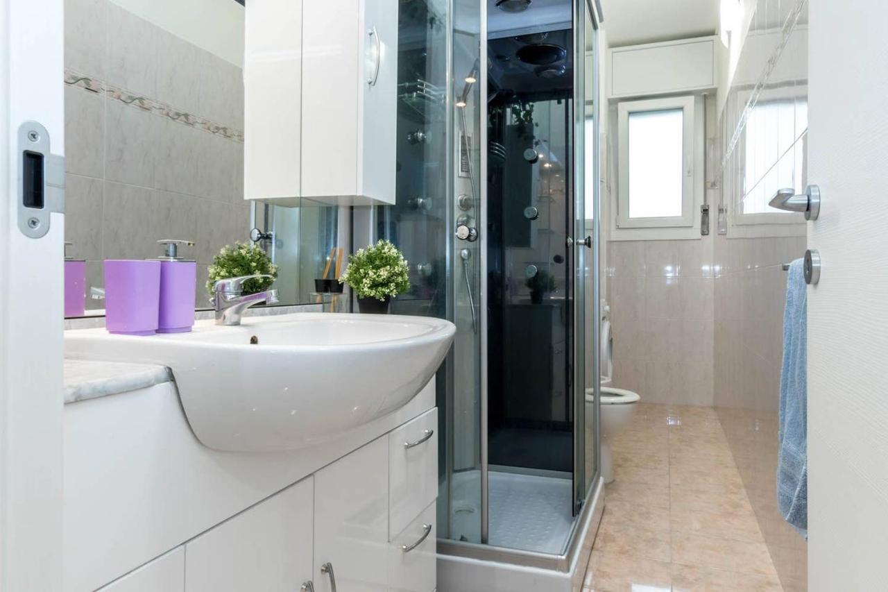 Altido Lovely Apt For 6 Located In Vibrant Gallaratese Milão Exterior foto