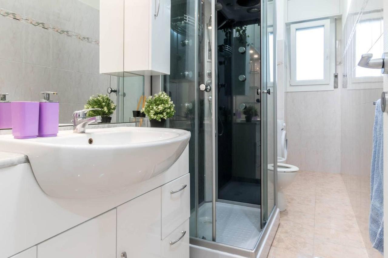 Altido Lovely Apt For 6 Located In Vibrant Gallaratese Milão Exterior foto